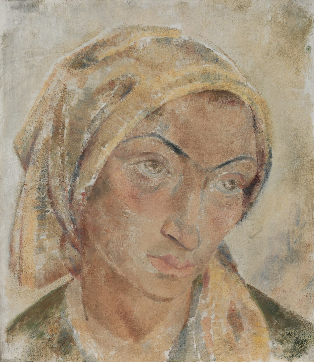 Portret mlade žene s dugom smeđom kosom
